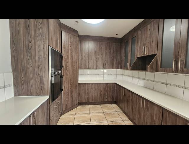 3 BEDROOM HOUSE TO LET IN VANDERBIJLPARK SW 2